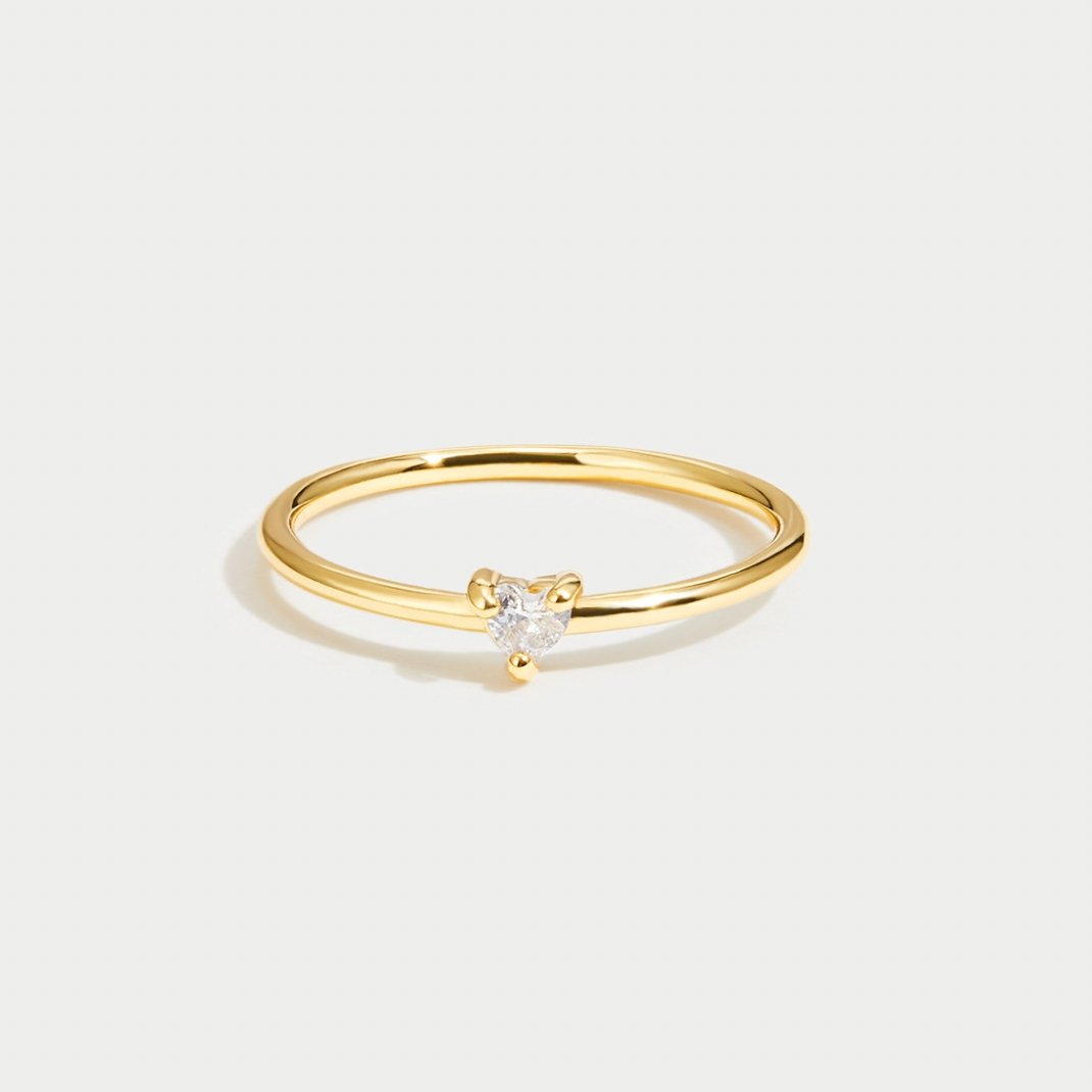 Leonie – Simple Gold Ring with Smooth Surface