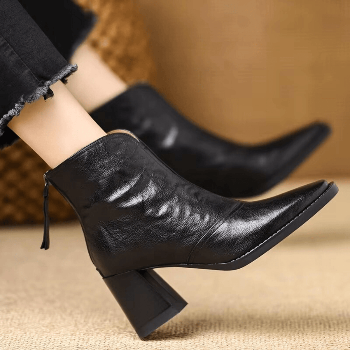 Claudia™ | Elegant Mid-Heel Ankle Boots