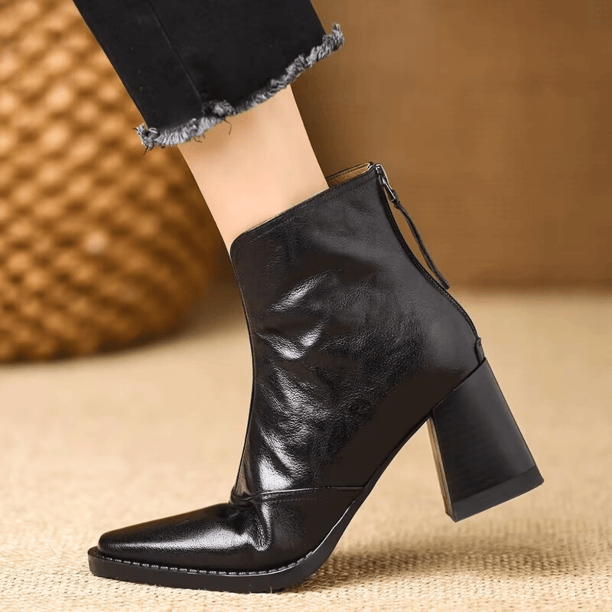 Claudia™ | Elegant Mid-Heel Ankle Boots